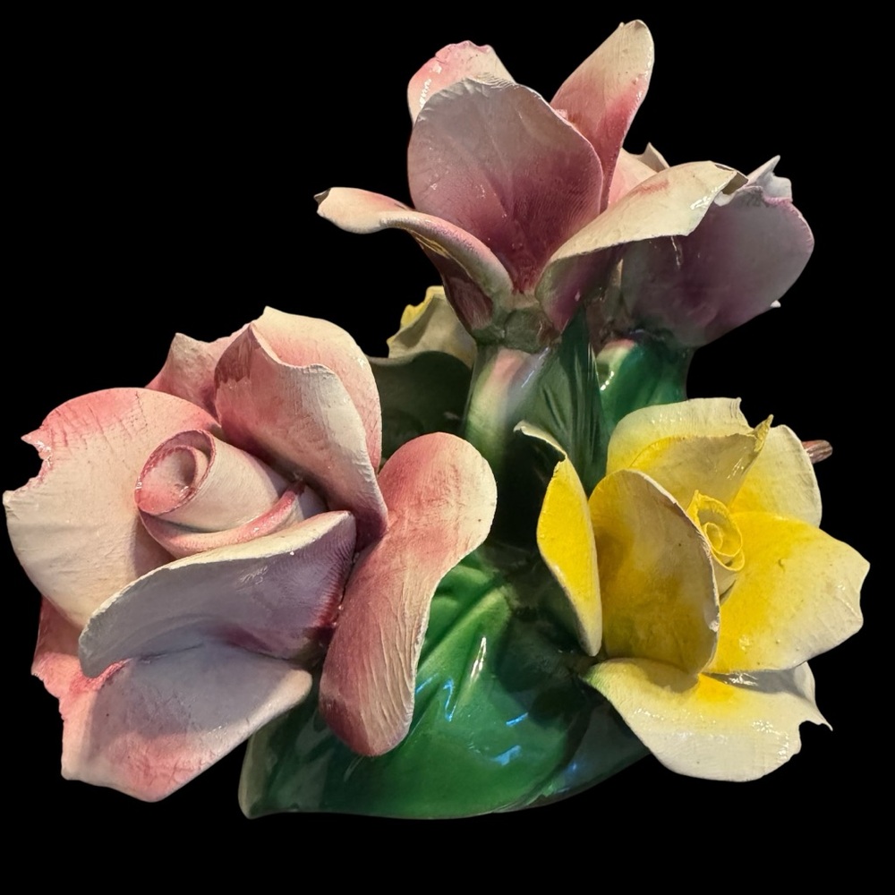 Vintage Capodimonte Italy Porcelain Flower Bouquet in Basket - Picture 9 of 14